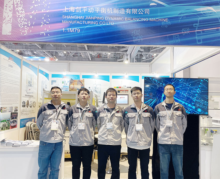 1701243248127736.jpg 合影.jpg